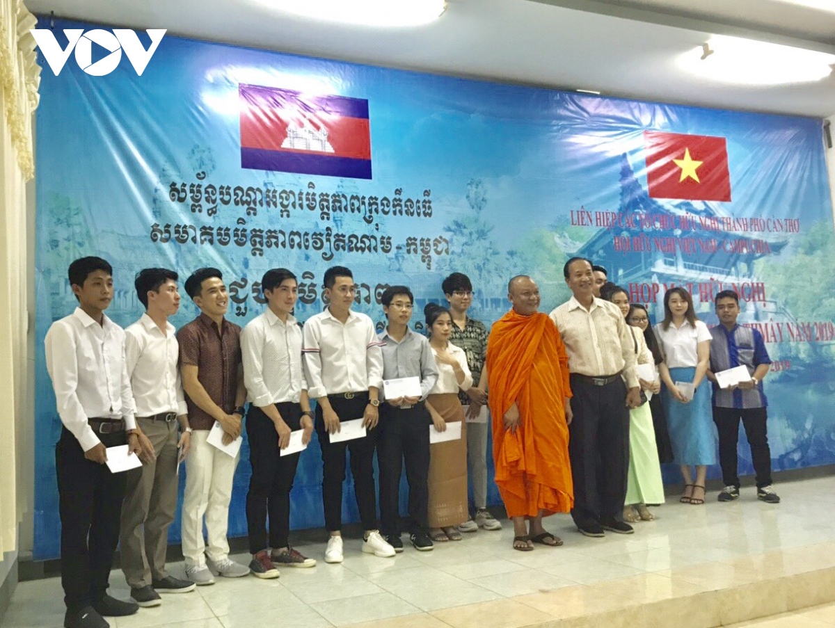 một nhà sư ở cần thơ hơn 20 năm cưu mang, lo cho sinh viên nghèo hiếu học hình ảnh 5 mot nha su o can tho hon 20 nam cuu mang, lo cho sinh vien ngheo hieu hoc hinh anh 5