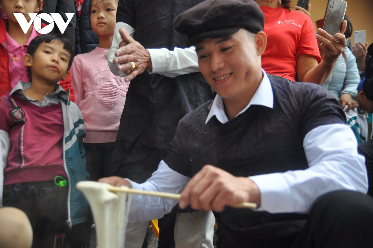 tung bung ngay hoi cua dong bao tay muong lai hinh anh 12