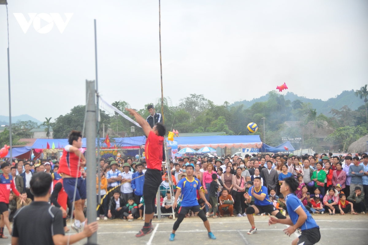 tung bung ngay hoi cua dong bao tay muong lai hinh anh 16