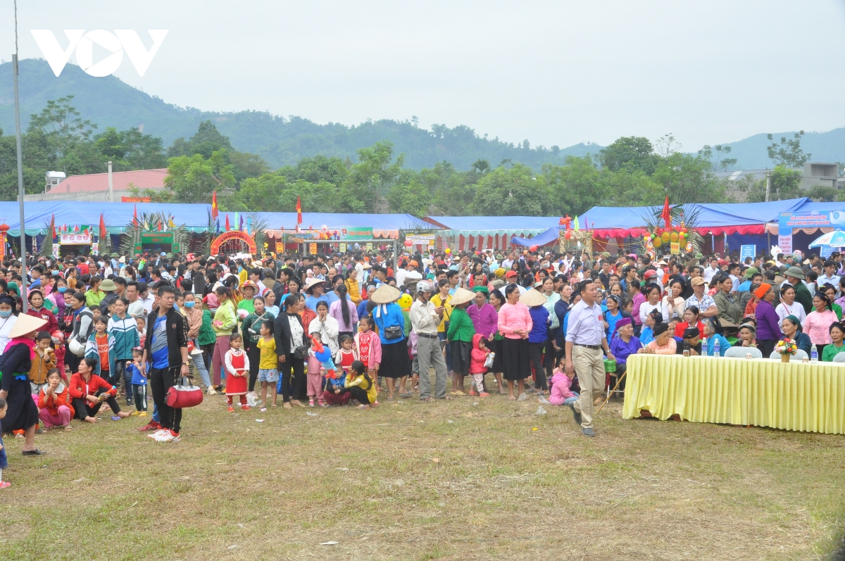 tung bung ngay hoi cua dong bao tay muong lai hinh anh 5