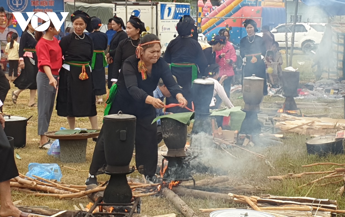 tung bung ngay hoi cua dong bao tay muong lai hinh anh 6