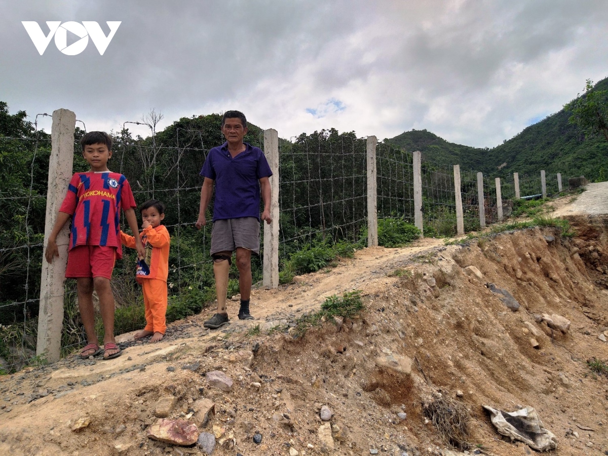 nguoi dan buc xuc vi bat ngo bi chu dau tu nha trang sea park chan loi di hinh anh 2