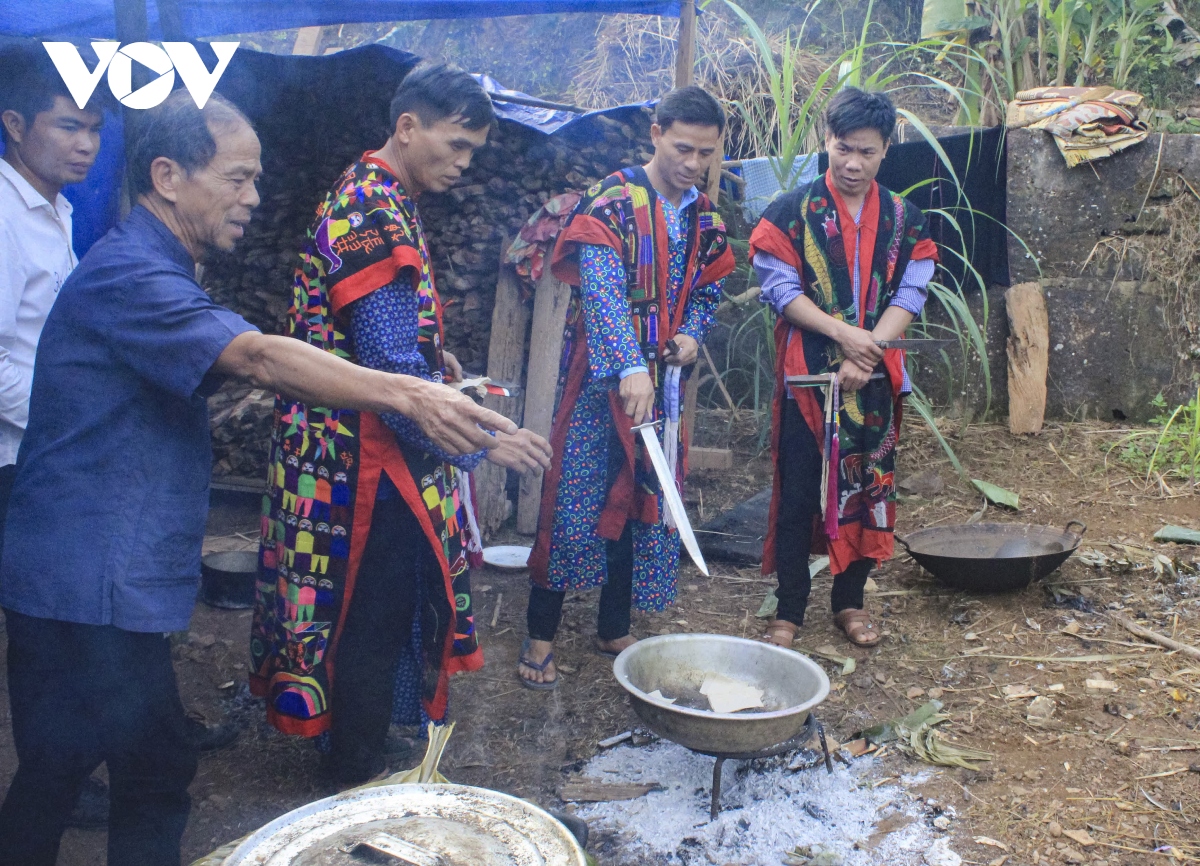 le cap sac tu cai cua dong bao dao quan chet ben dong Da giang hinh anh 19