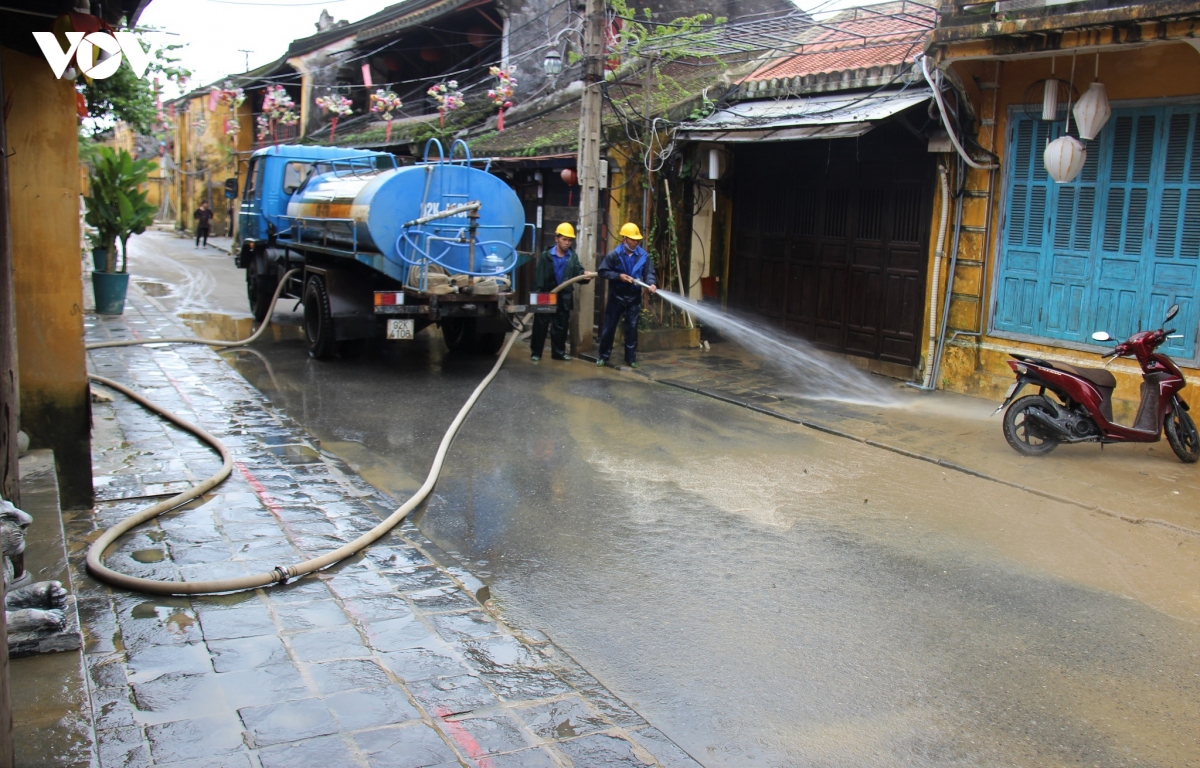 hon 150 nguoi don bun non dang tran ngap pho co hoi an hinh anh 4