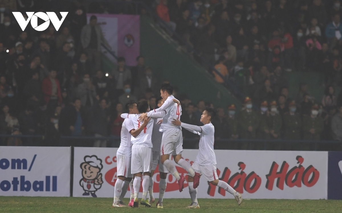 phan van Duc va man tai xuat an tuong sau gan 2 nam vang bong o Dt viet nam hinh anh 8