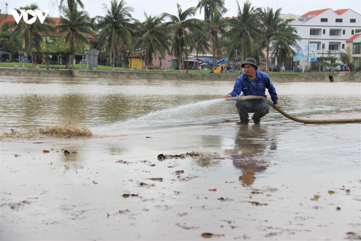 hon 150 nguoi don bun non dang tran ngap pho co hoi an hinh anh 5