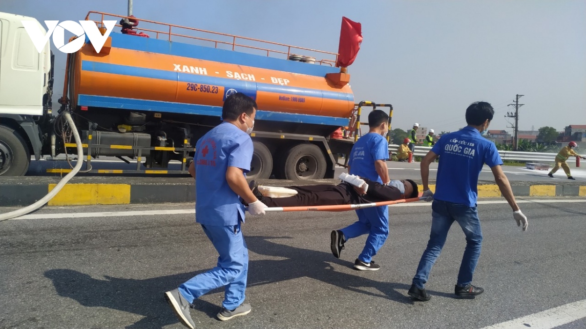 dien tap chong un tac, cuu ho, cuu nan tren cao toc ha noi hai phong hinh anh 5