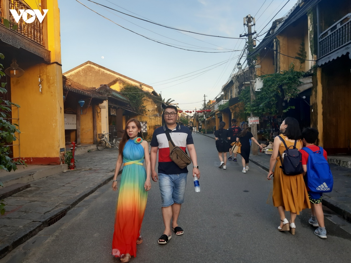  tha p sa ng ho i an cha o na m mo i 2021, phu c ho i du li ch sau covid-19 hinh anh 3