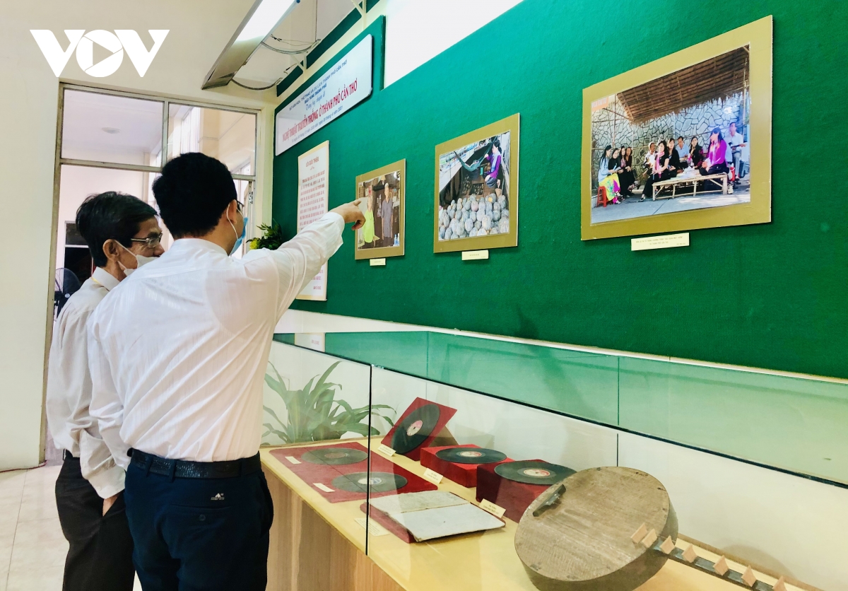 khai mạc triển lãm ảnh Đảng cộng sản việt nam những dấu ấn lịch sử tại cần thơ hình ảnh 2 khai mac trien lam anh Dang cong san viet nam nhung dau an lich su tai can tho hinh anh 2