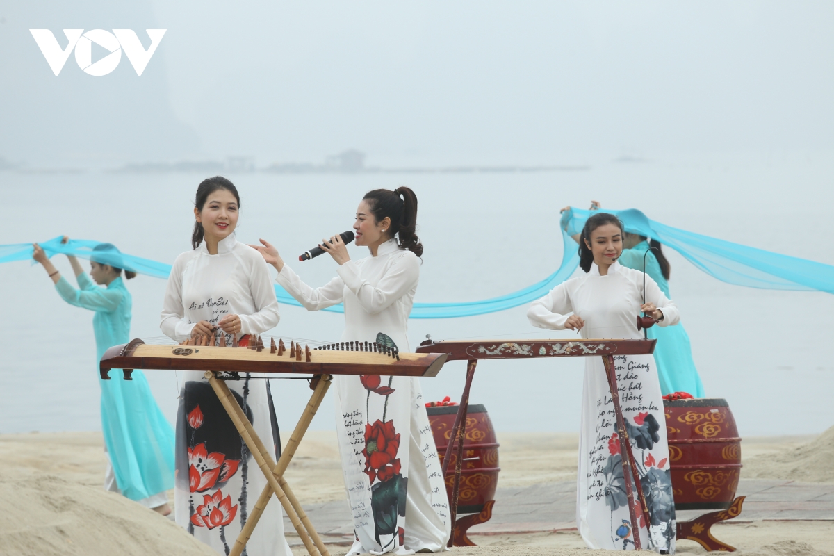 festival Ao dai quang ninh 2020 mien di san chinh thuc dien ra hinh anh 3