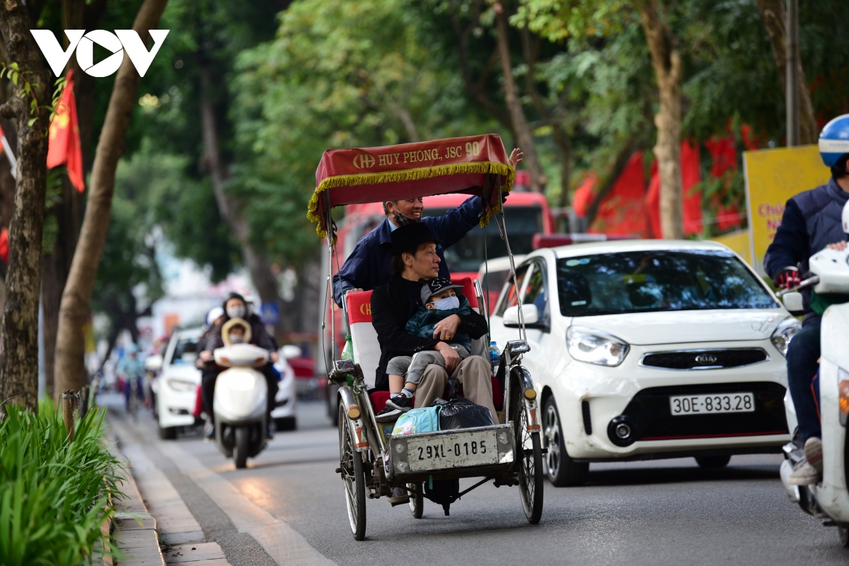 ho hoan kiem nhon nhip truoc gio ban phao hoa chao nam moi 2021 hinh anh 6