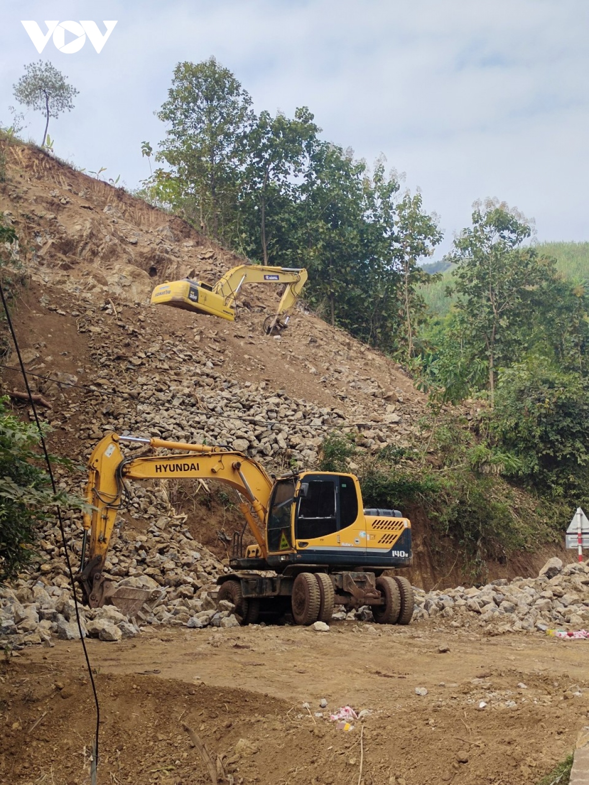 son la xoa nhieu diem den tai nan giao thong tren cac tuyen quoc lo hinh anh 1