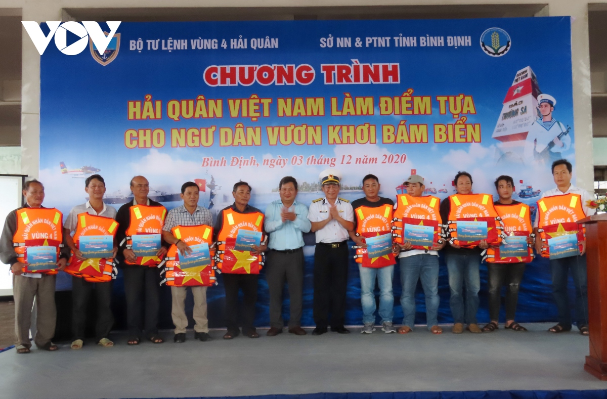 vùng 4 hải quân cùng ngư dân bình Định vươn khơi bám biển hình ảnh 5 vung 4 hai quan cung ngu dan binh Dinh vuon khoi bam bien hinh anh 5