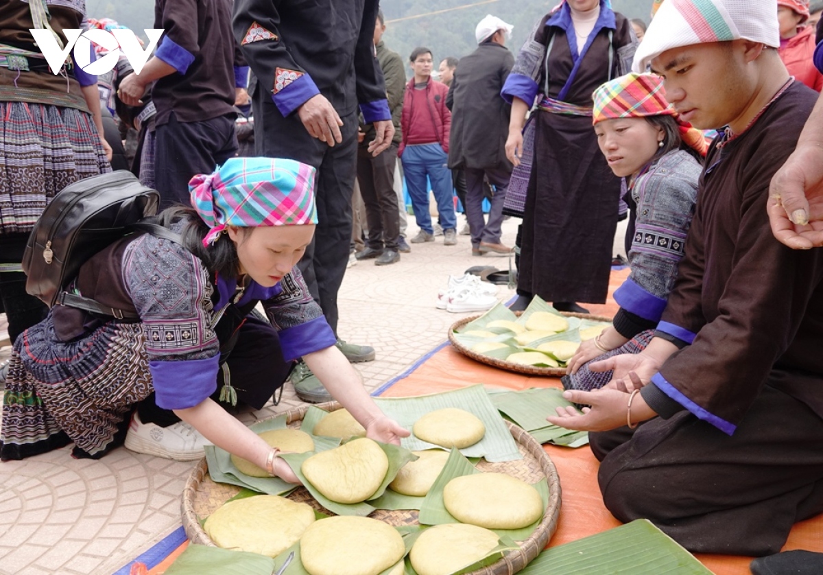 Doc dao le hoi gia banh day tren vung cao mu cang chai hinh anh 10