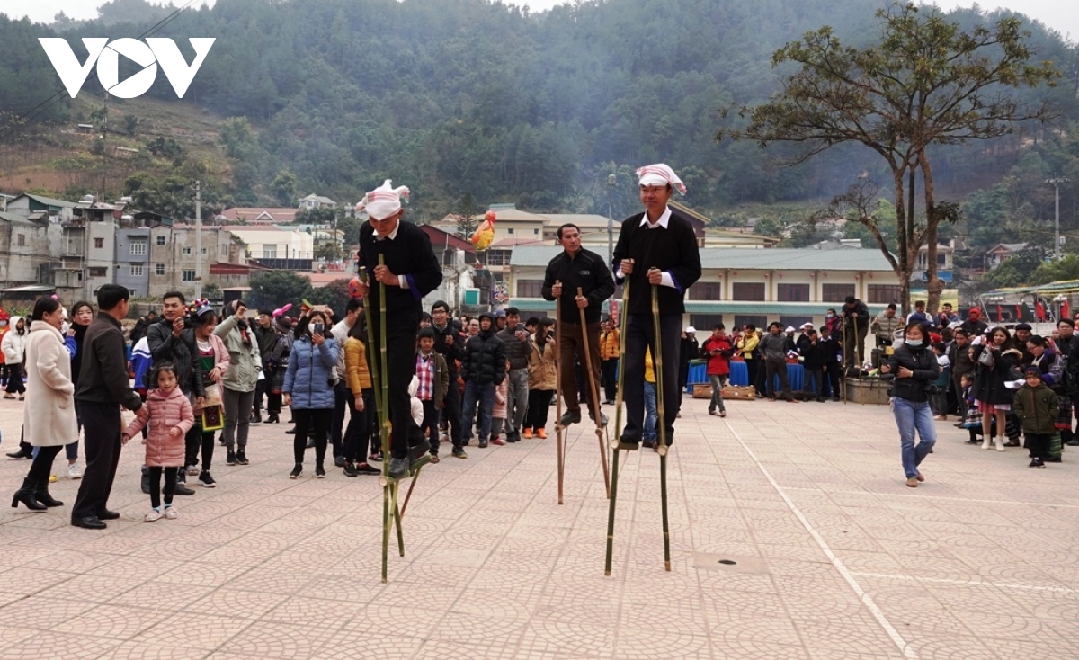 Doc dao le hoi gia banh day tren vung cao mu cang chai hinh anh 12