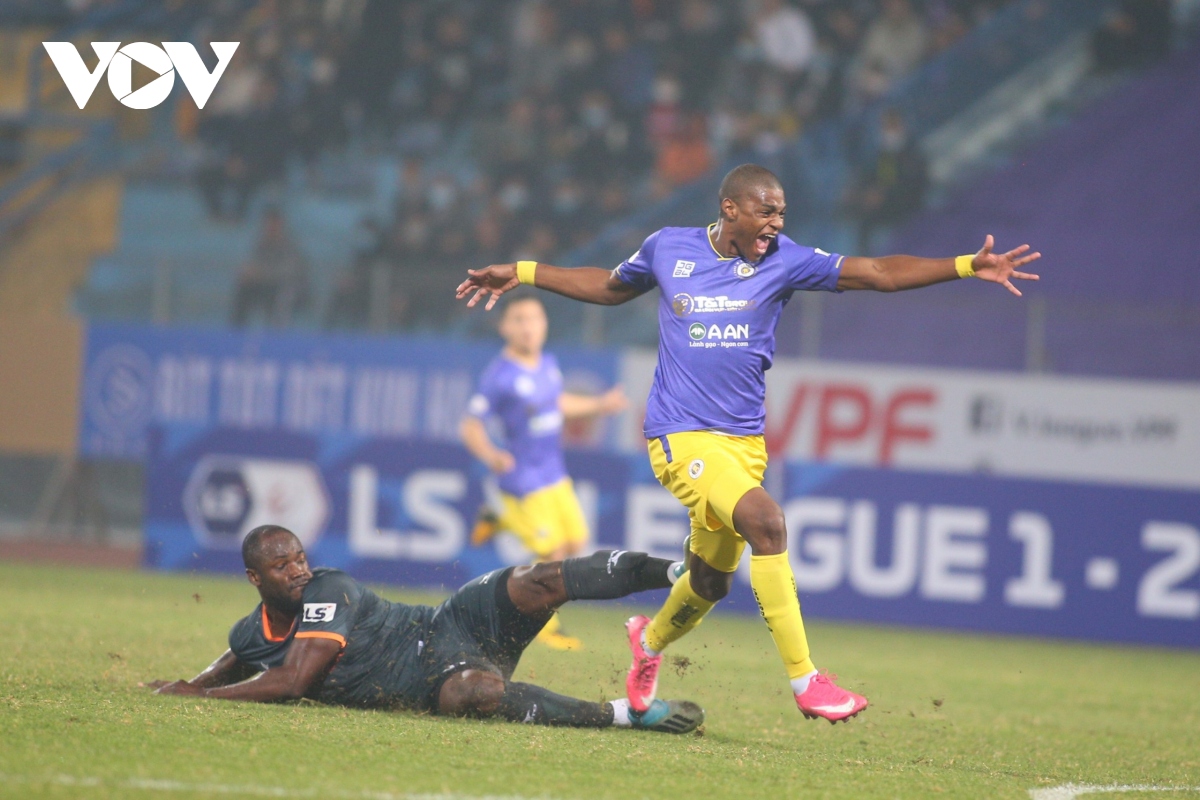 tien linh khai hoa, binh duong loi nguoc dong thang ha noi fc hinh anh 7