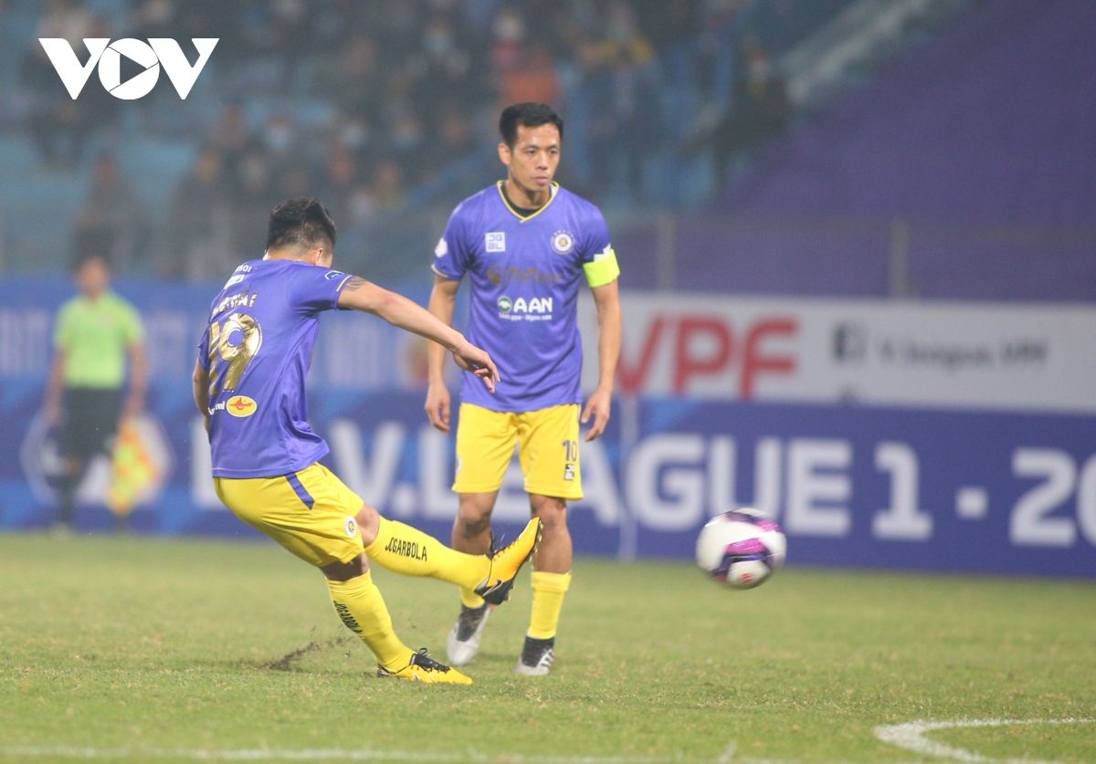 tien linh khai hoa, binh duong loi nguoc dong thang ha noi fc hinh anh 8