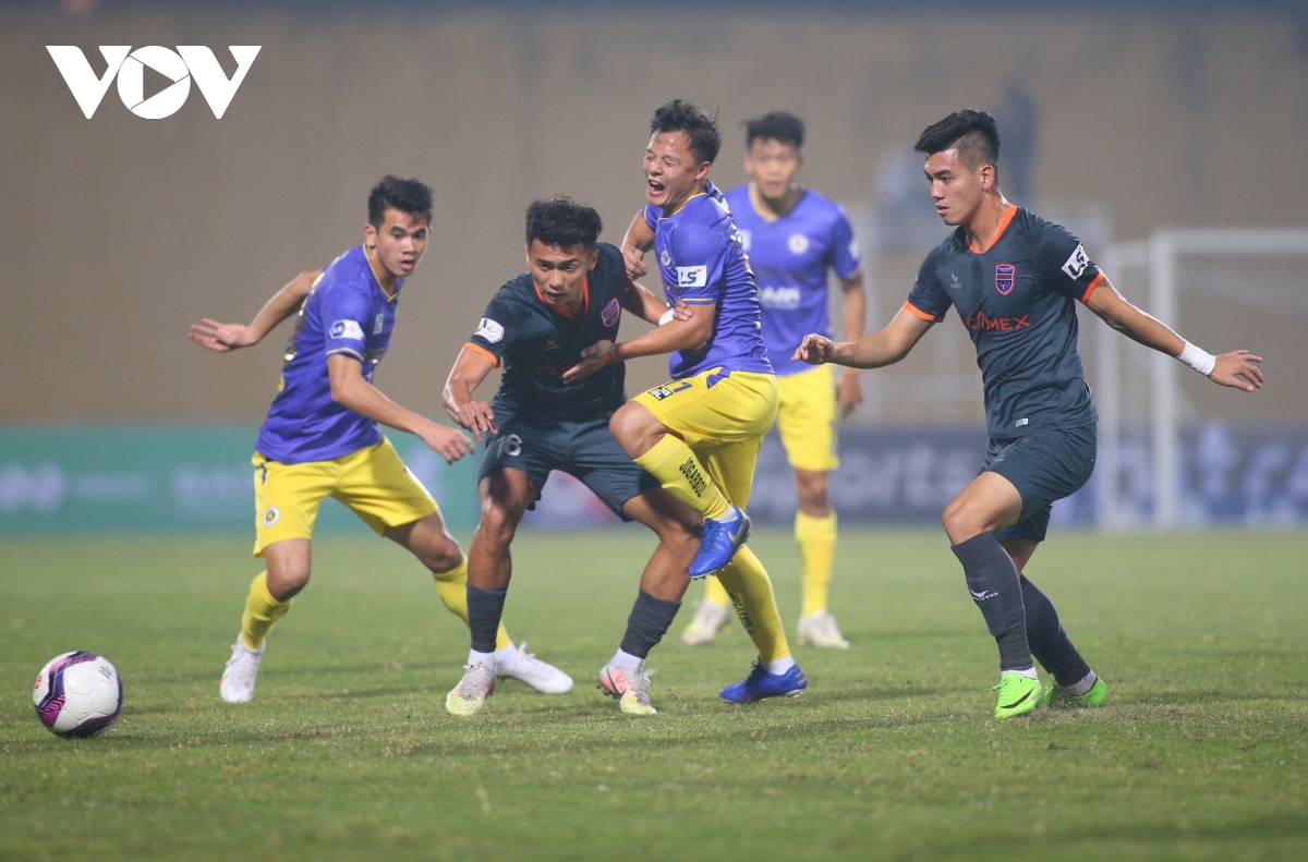 tien linh khai hoa, binh duong loi nguoc dong thang ha noi fc hinh anh 6