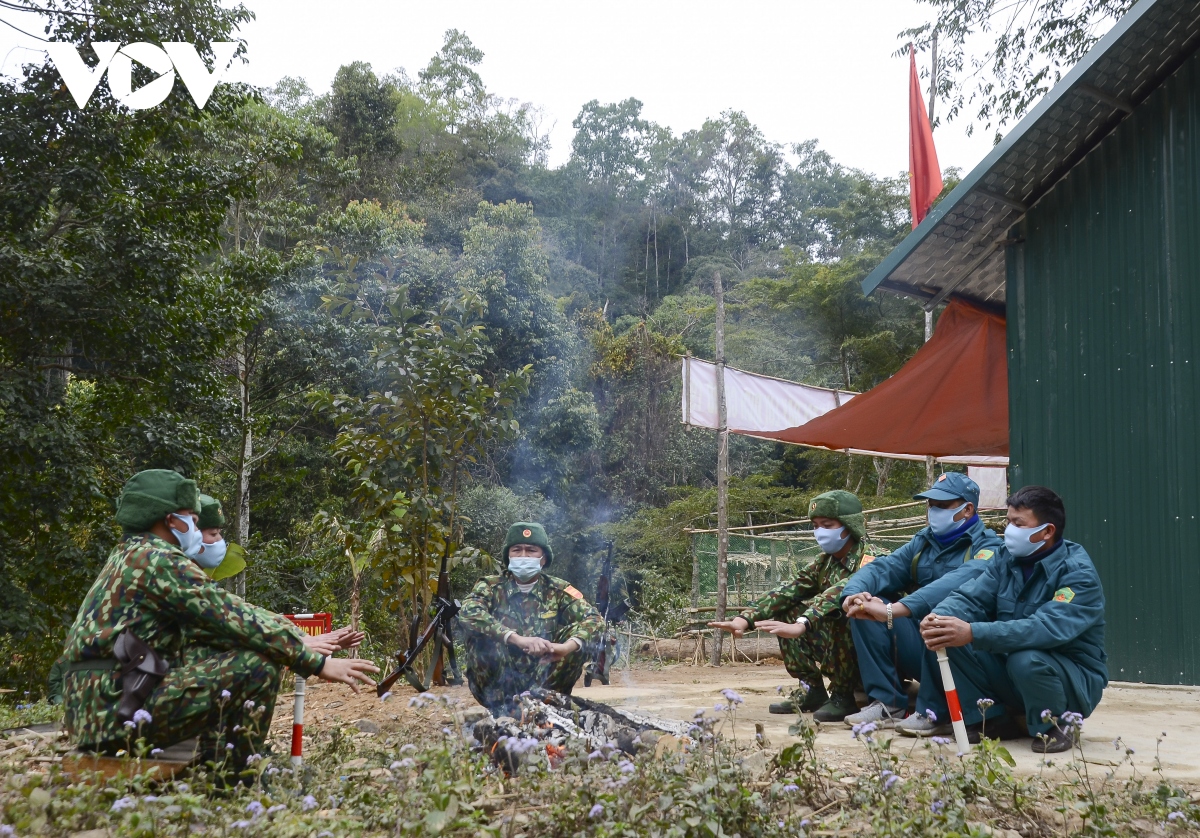 bo doi bien phong bam chot tuan tra trong gia ret hinh anh 1