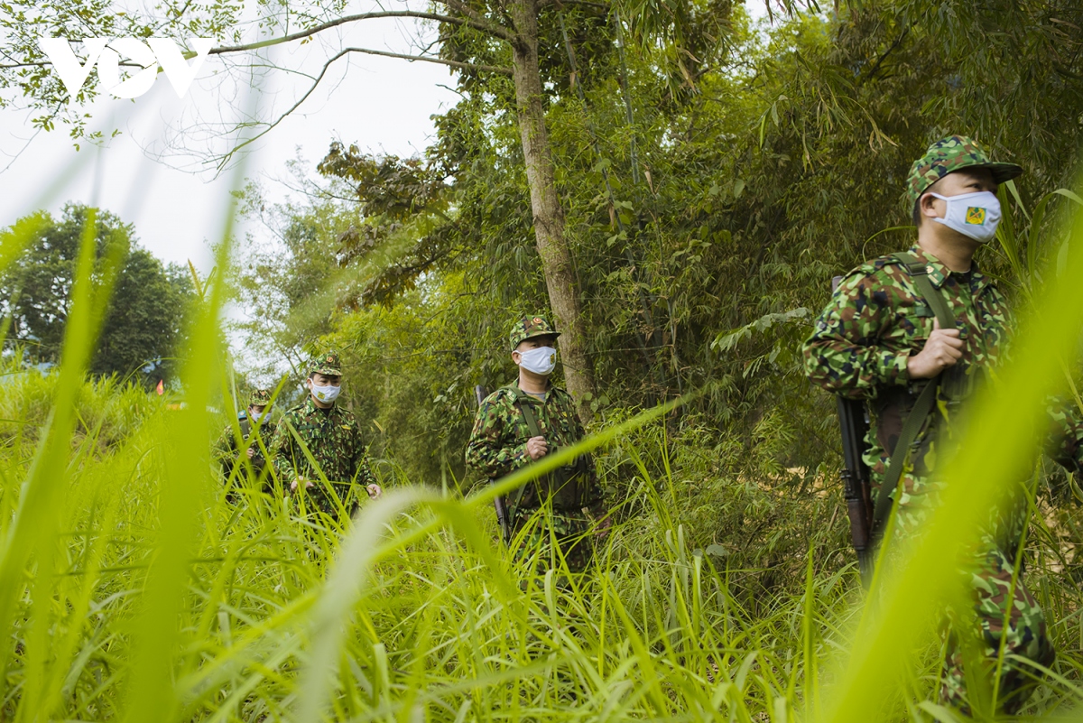 bo doi bien phong ban lau lao cai cang minh chong dich ngay dau nam moi hinh anh 10