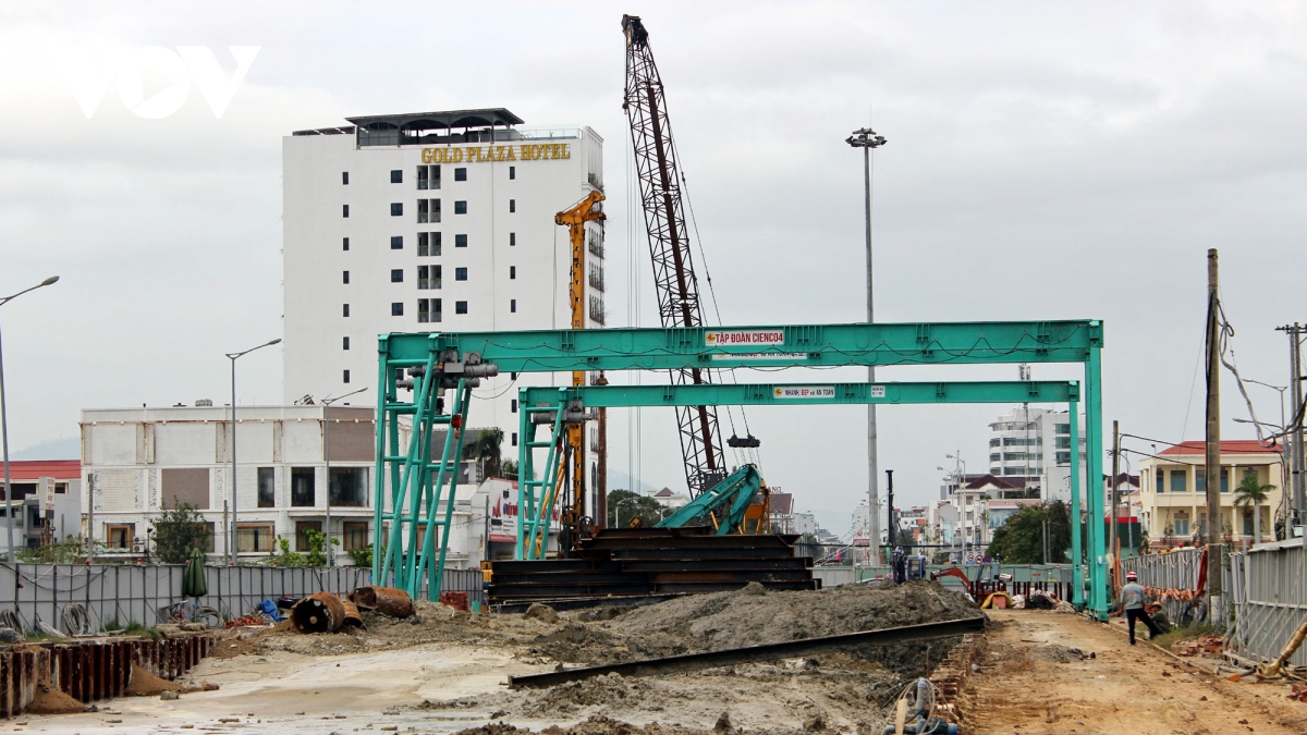 Da nang soi dong cac du an trong diem ngay dau nam moi hinh anh 2