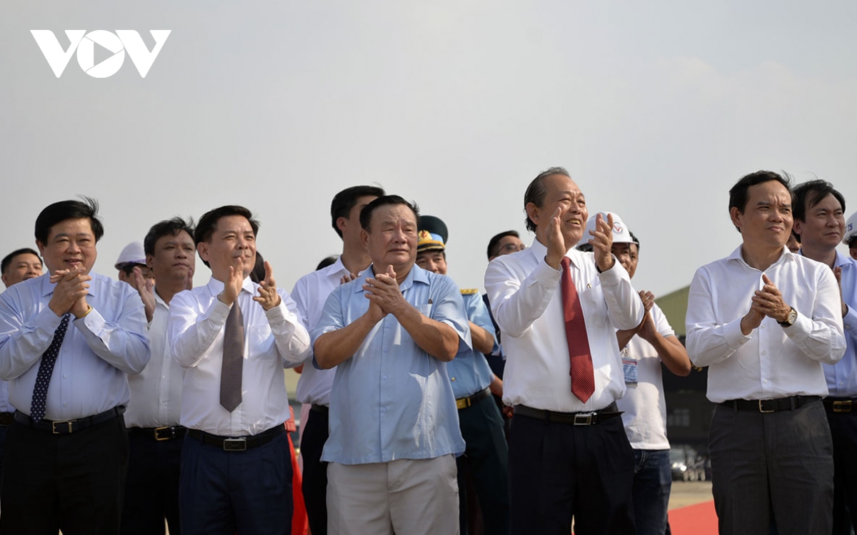 khanh thanh he thong duong cat ha canh, duong lan 2 san bay lon nhat ca nuoc hinh anh 2