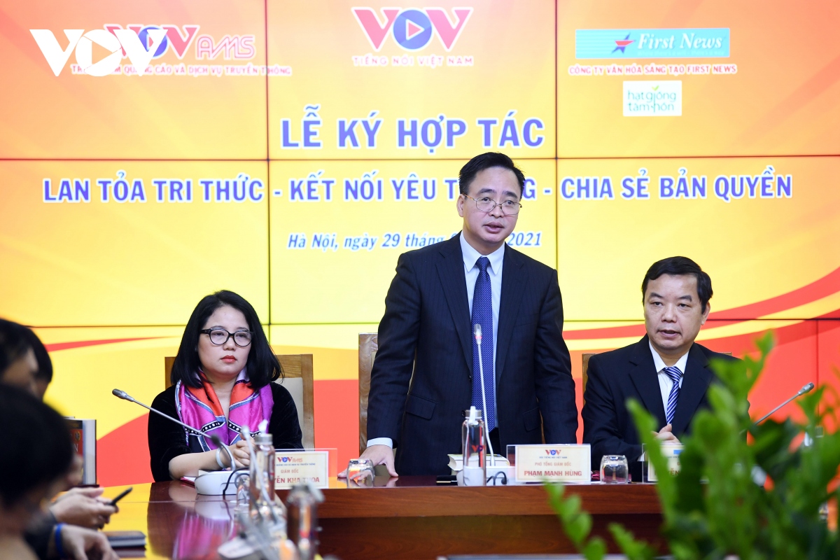 vov va first news - tri viet hop tac chia se ban quyen, lan toa tri thuc hinh anh 3