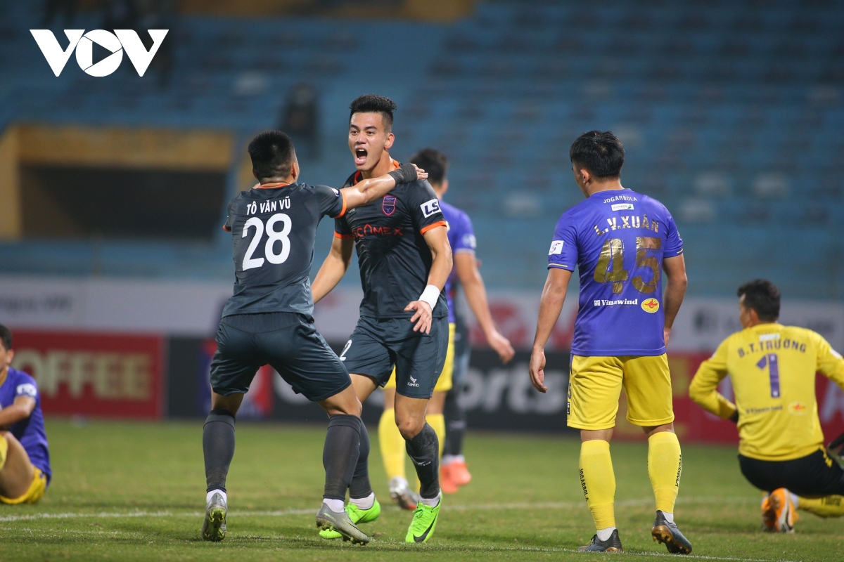 toan canh ha noi fc 1-2 binh duong man loi nguoc dong kho tin hinh anh 8