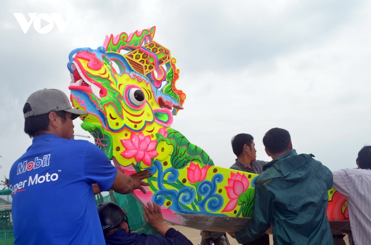 Lý Sơn rộn ràng chuẩn bị Lễ hội đua thuyền tứ linh đầu xuân Tân Sửu