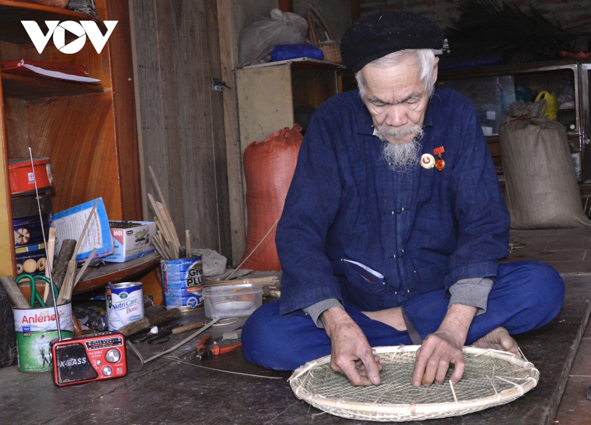 nguoi dan thu do khang chien ky vong chon nguoi mot long vi nuoc, vi dan hinh anh 1