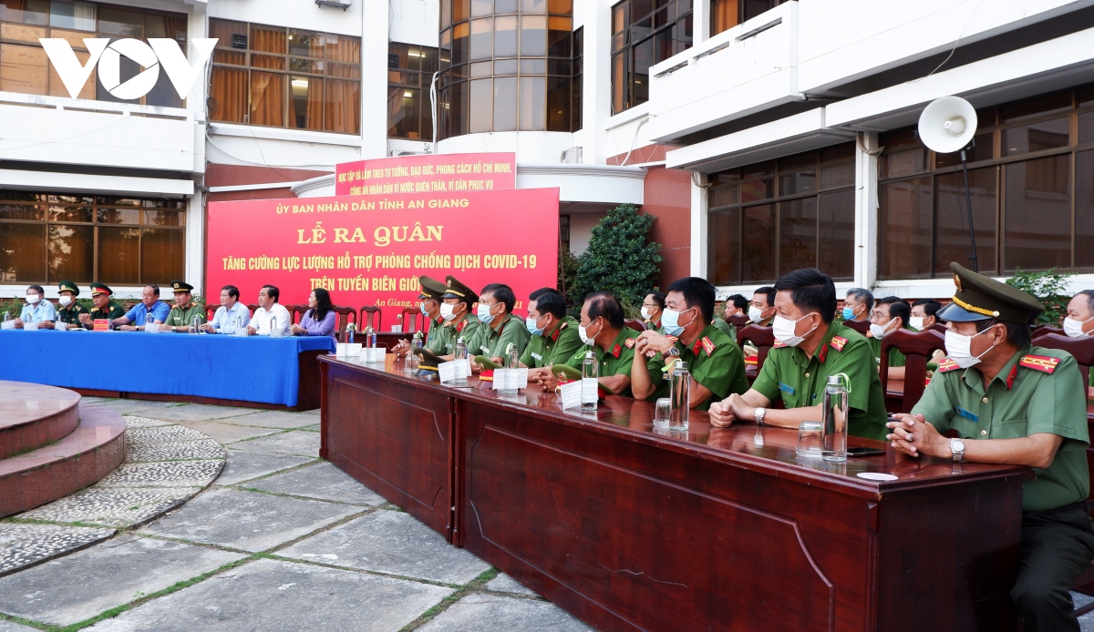 an giang tang cuong luc luong len tuyen bien gioi phong, chong dich covid -19 hinh anh 4