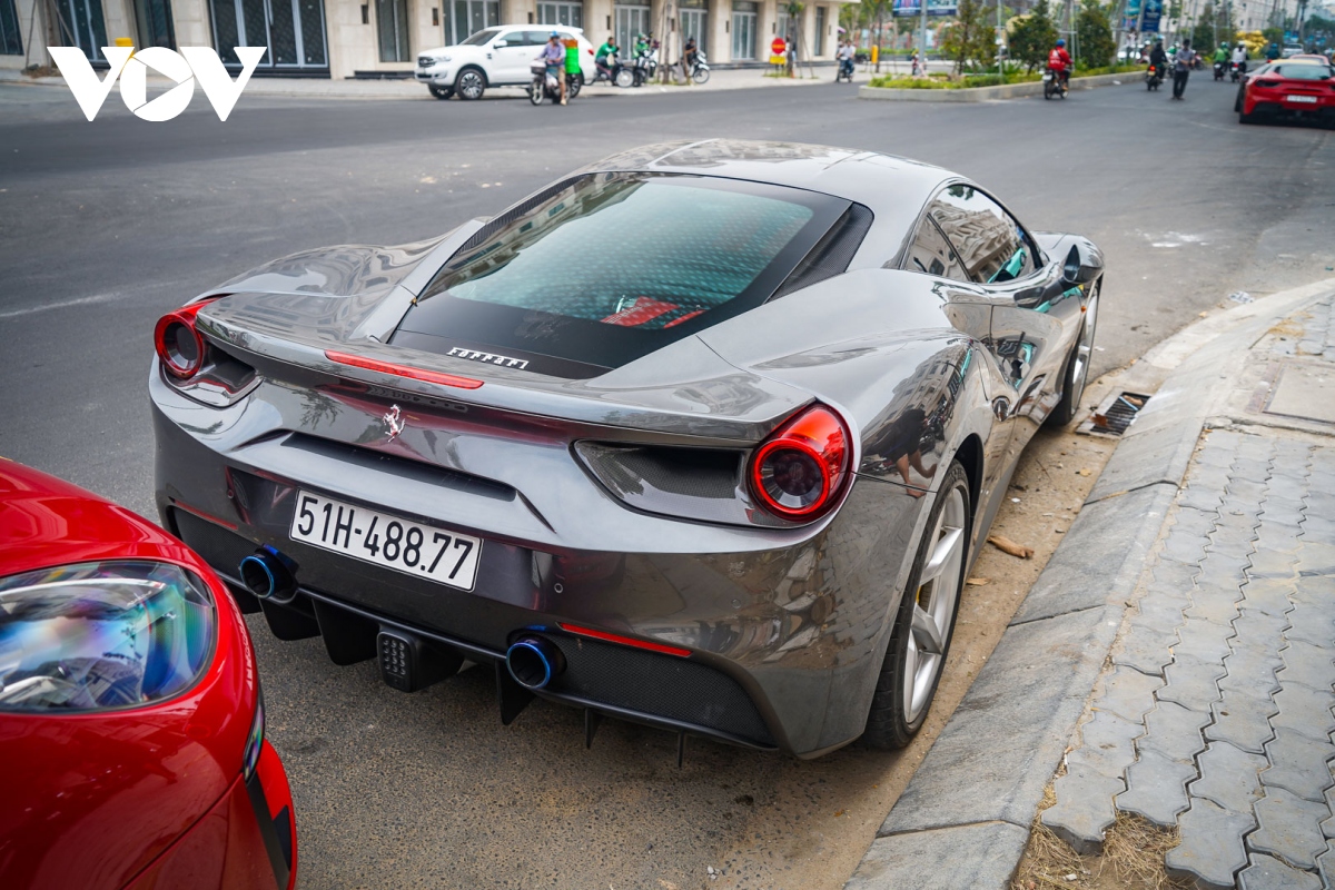 ngam nhin ve dep cua chiec ferrari 488 gtb dau tien ve viet nam hinh anh 4