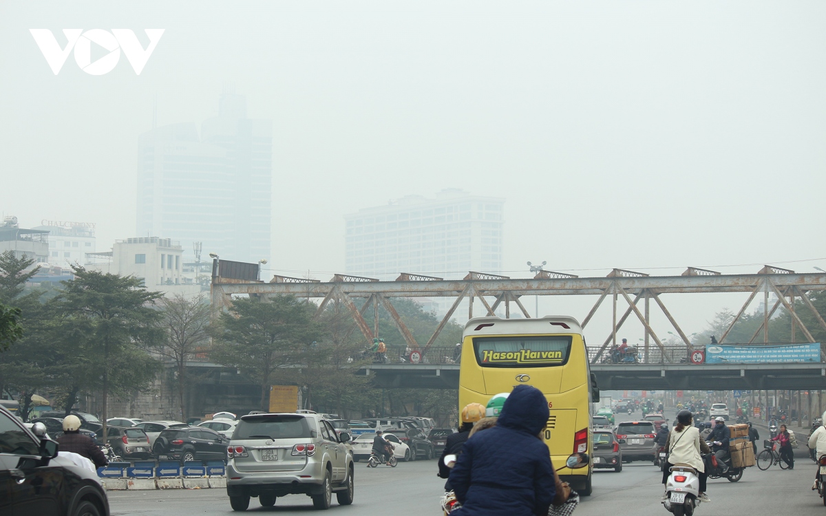 suong mu bao trum khap noi o ha noi hinh anh 9