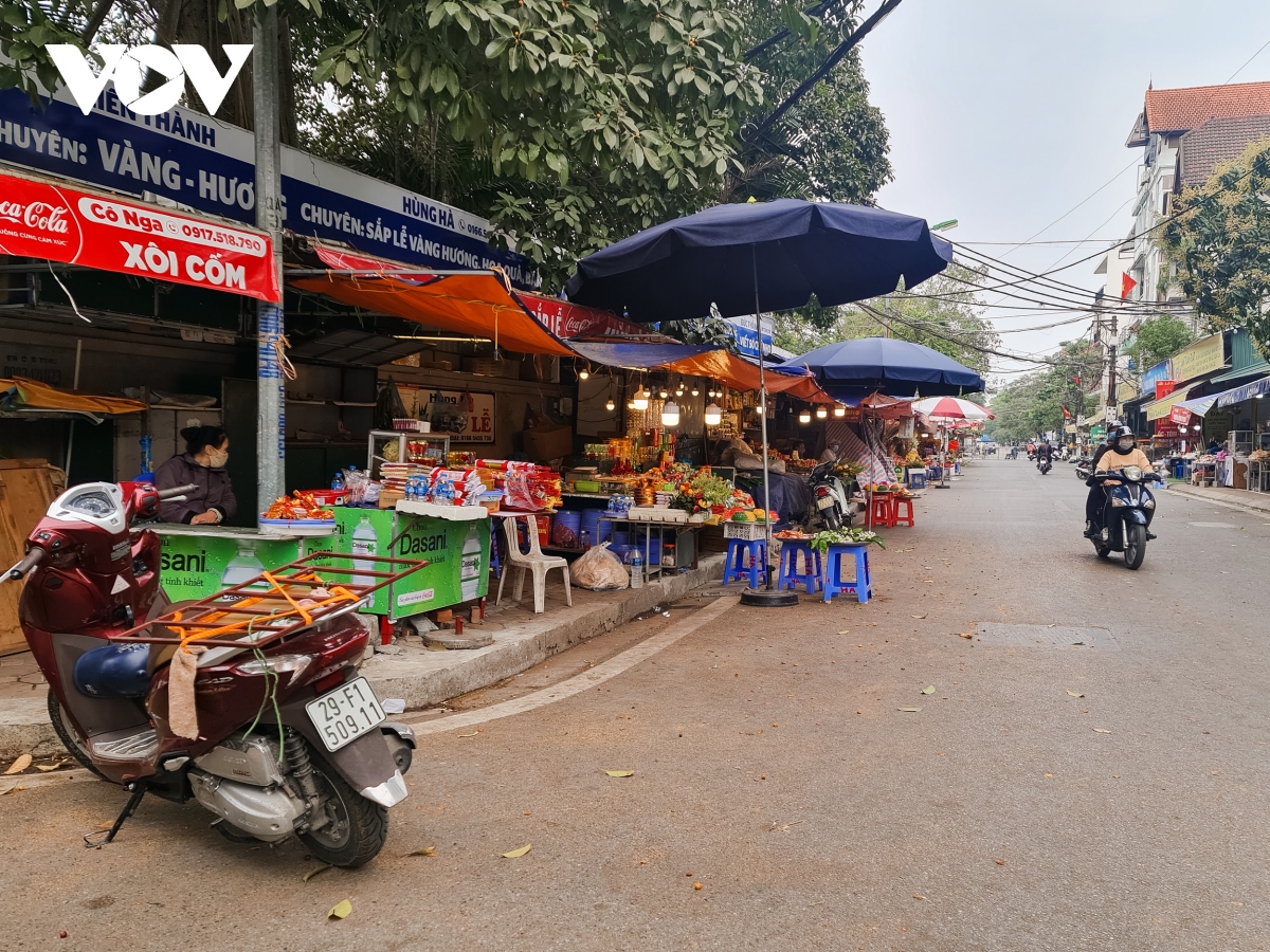 Den chua o ha noi cua dong, then cai , vang lang trong ngay dau di lam sau tet hinh anh 7