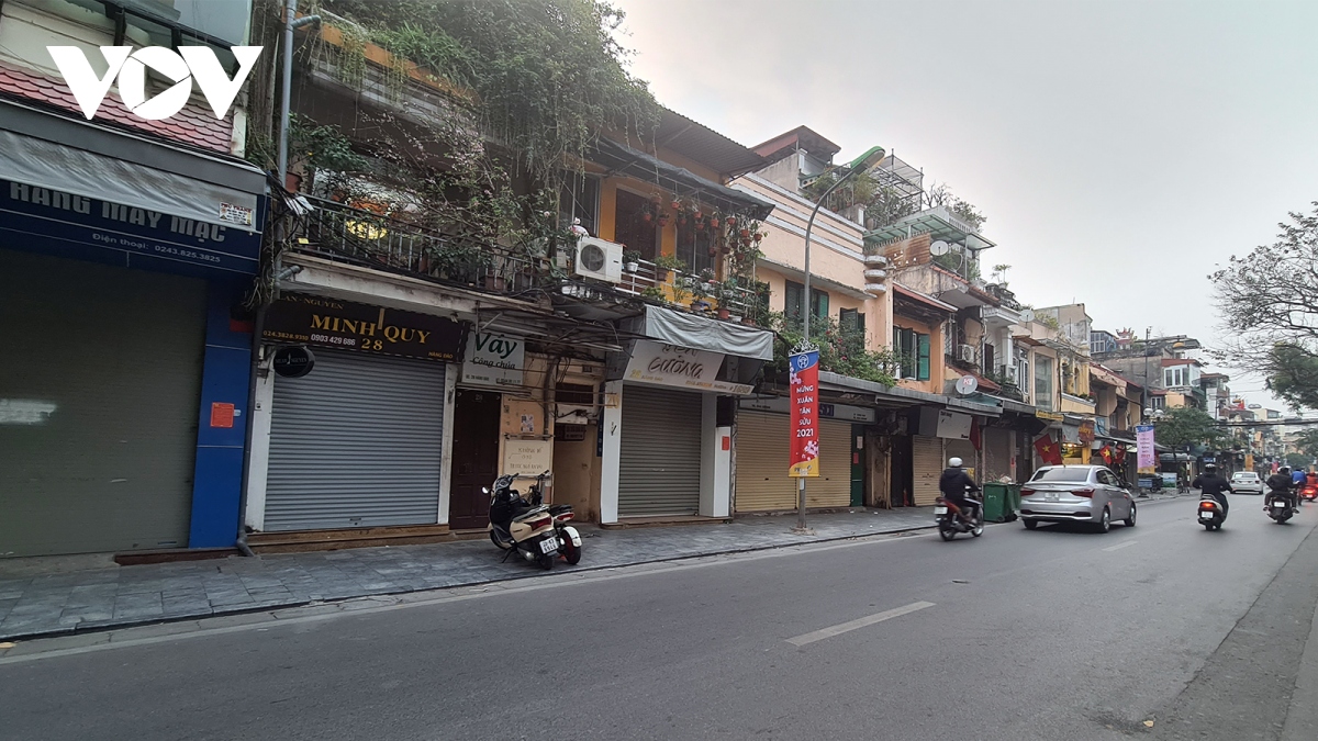 khach thue chua nong cho da tra cua hang, cac khu pho vang vang lang hinh anh 1