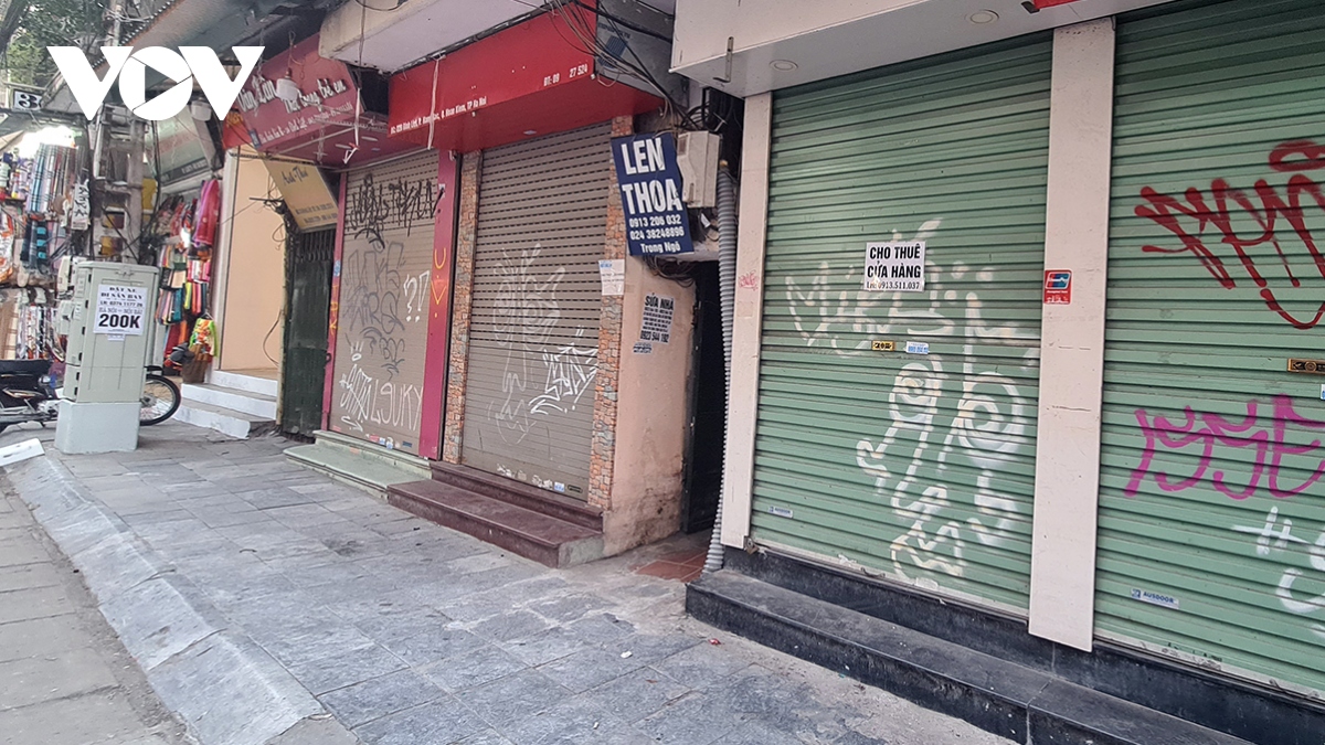 khach thue chua nong cho da tra cua hang, cac khu pho vang vang lang hinh anh 2