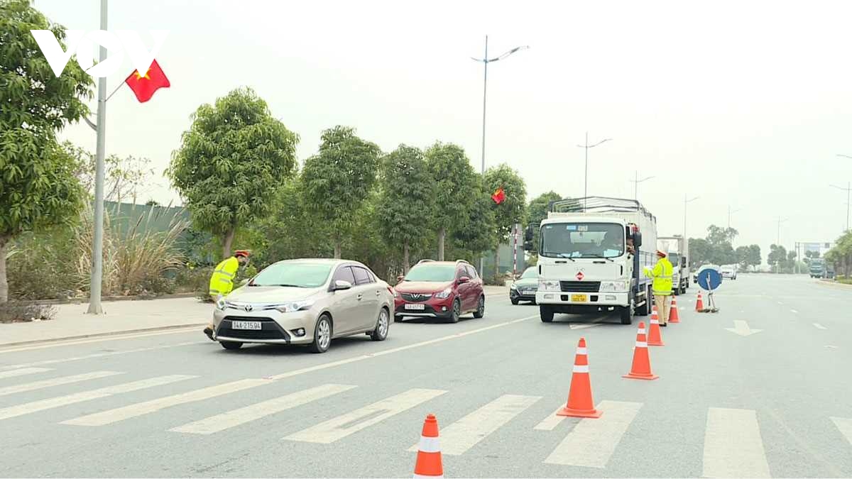 quang ninh khoi phuc hoat dong van tai hanh khach duong bo, duong thuy tu 0h ngay 21 2 hinh anh 1