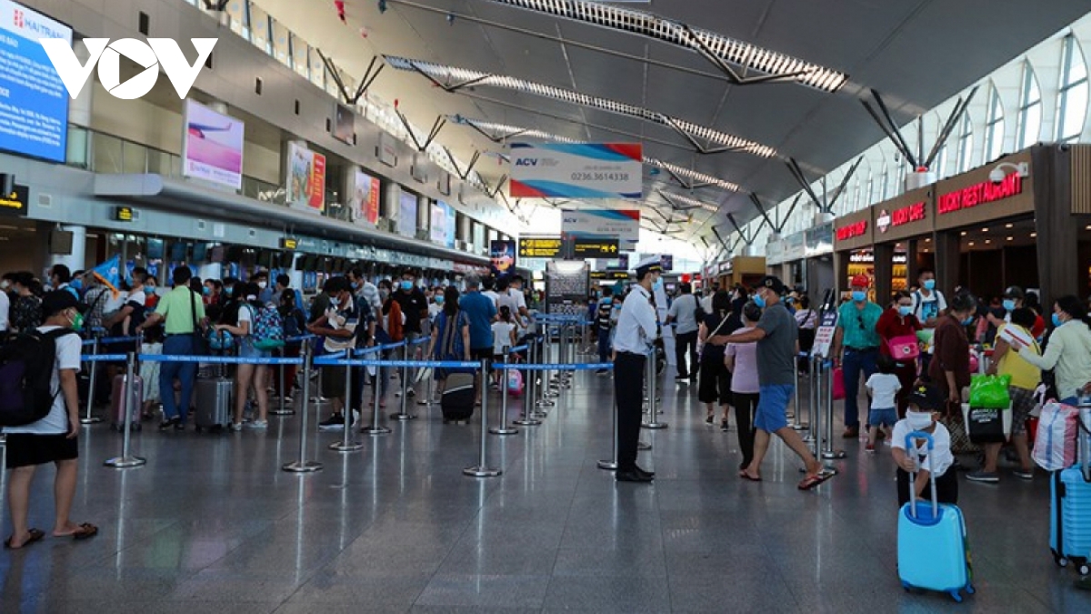 Air passengers have tickets refunded due to COVID-19