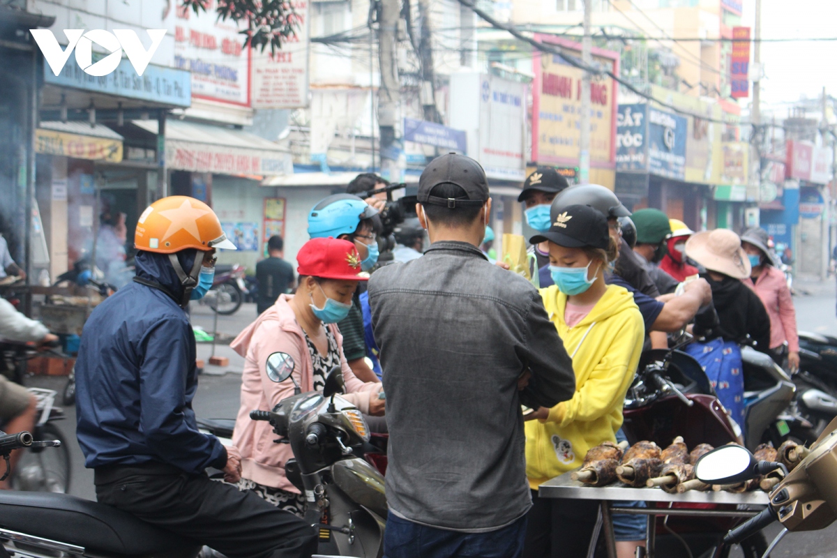 trang dem nuong 3,5 tan ca phuc vu ngay than tai hinh anh 8