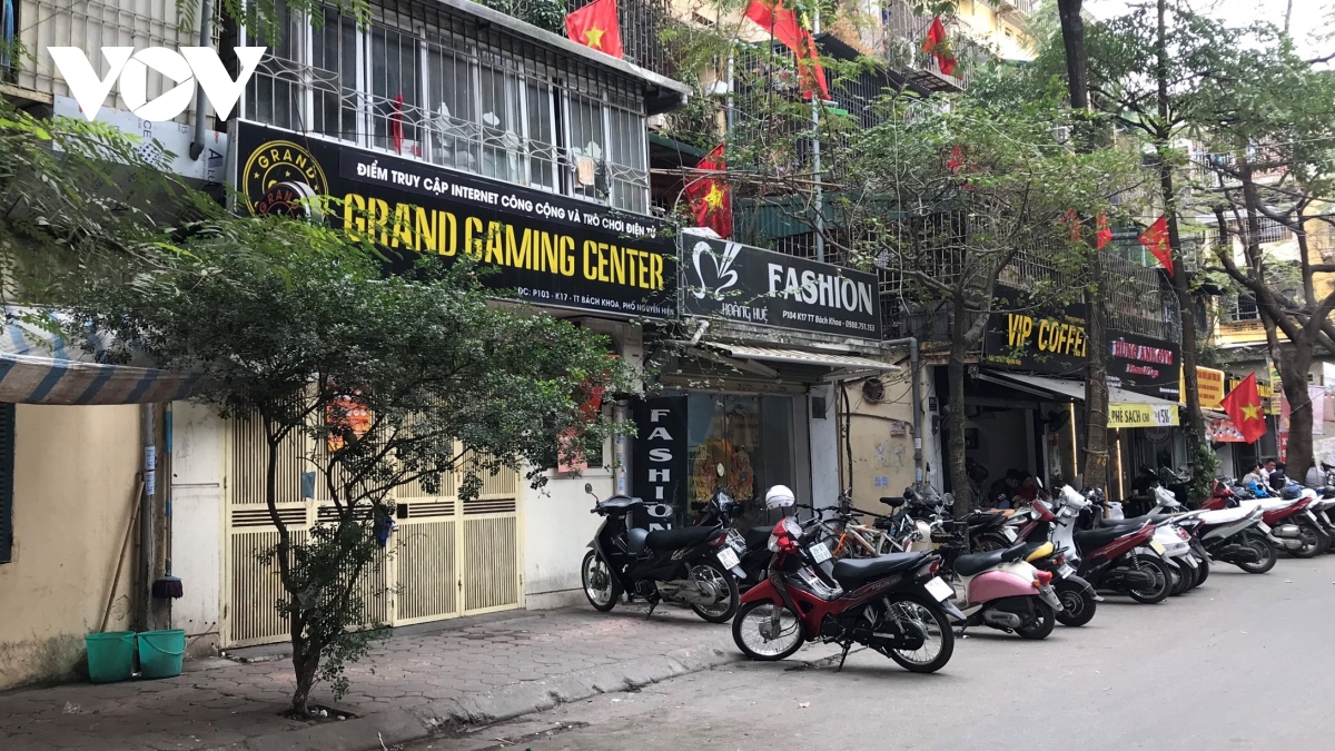 Dong cua cac quan bar, karaoke ha noi thuc hien nghiem hinh anh 2