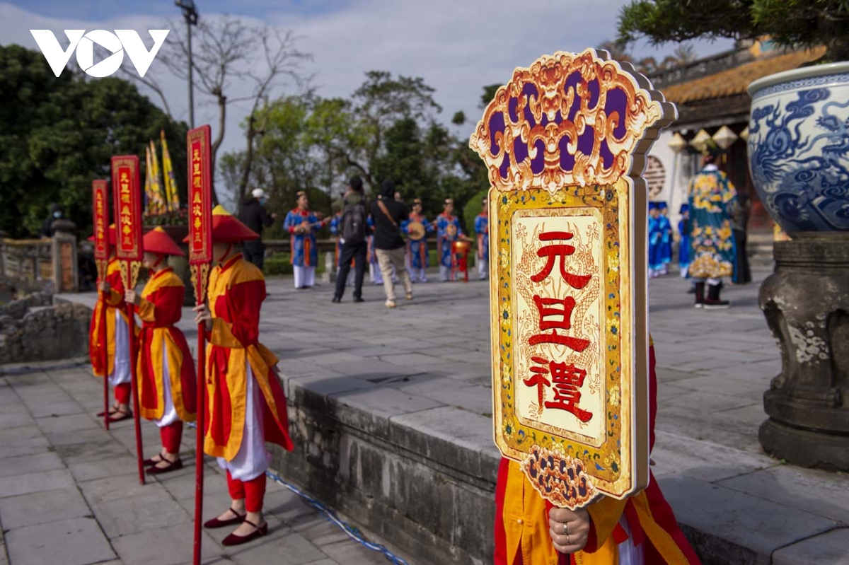 tai hien buoi chau ngay mung 1 tet trong cung vua hinh anh 9