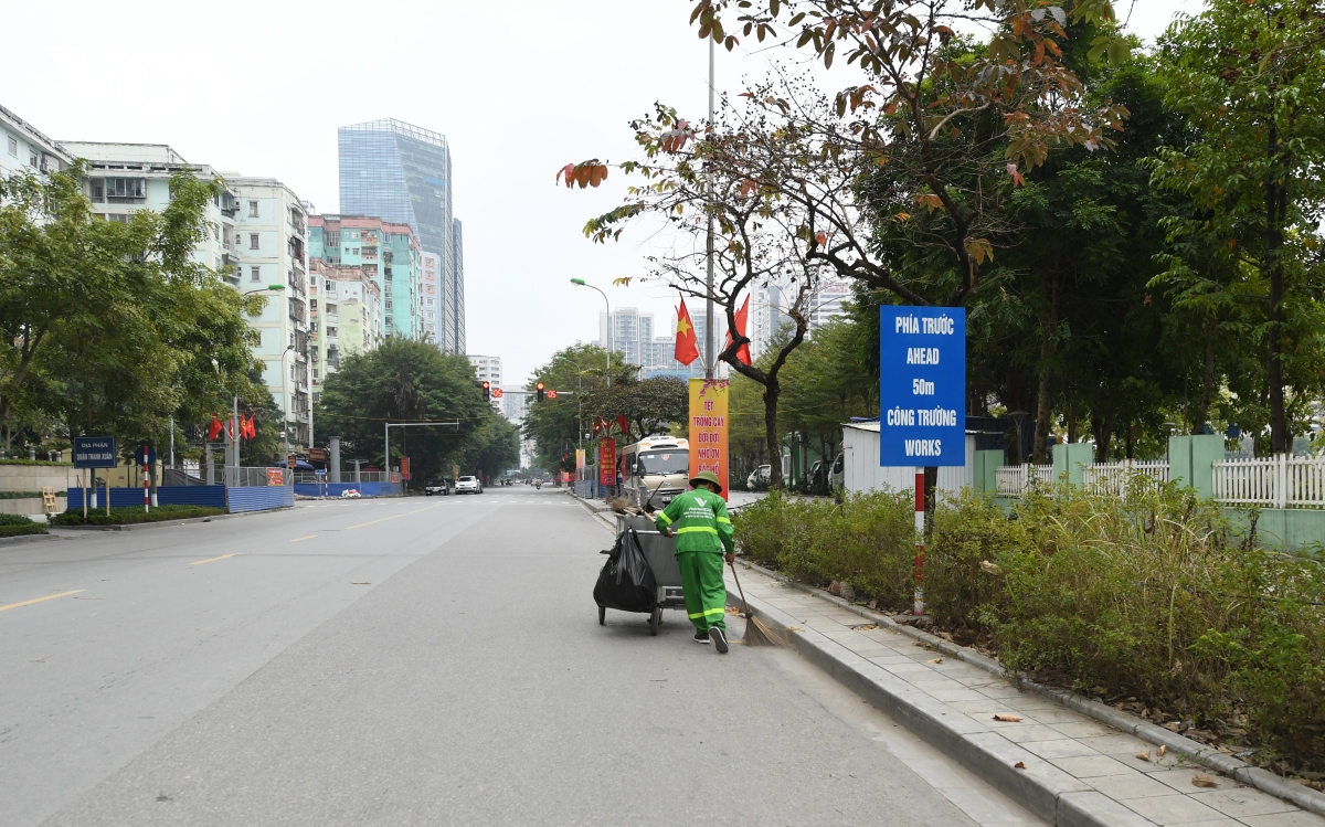 pho phuong soi dong cua ha noi ngu yen trong ngay dau nam moi hinh anh 6