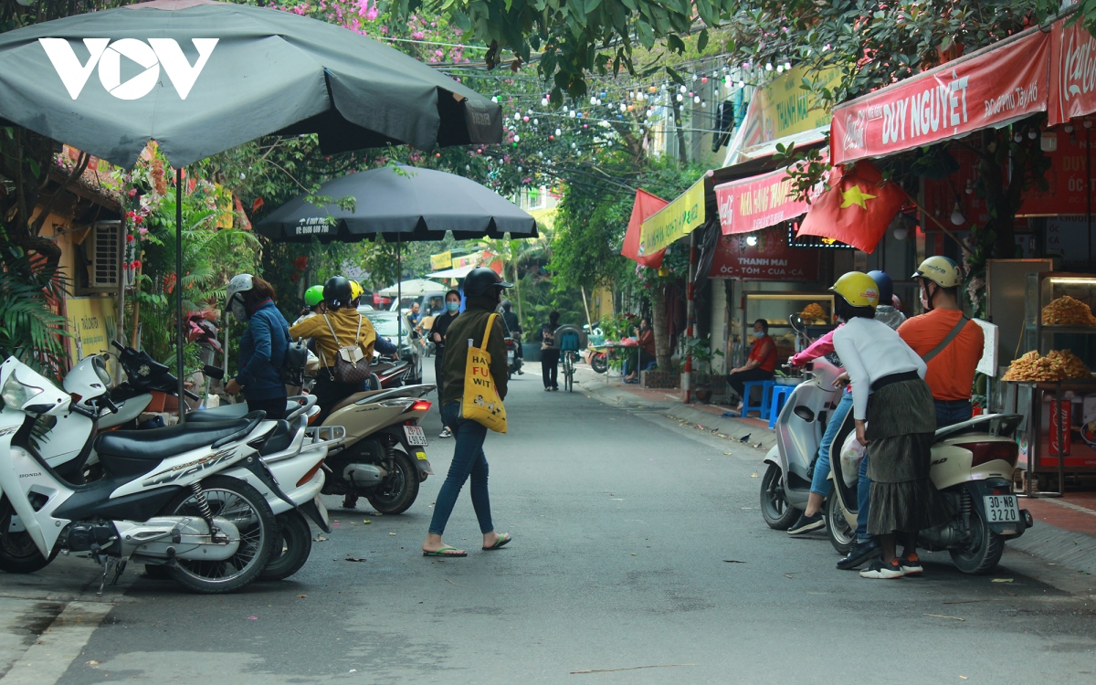 chua chien dong cua, vang ve trong ngay ram thang gieng hinh anh 10