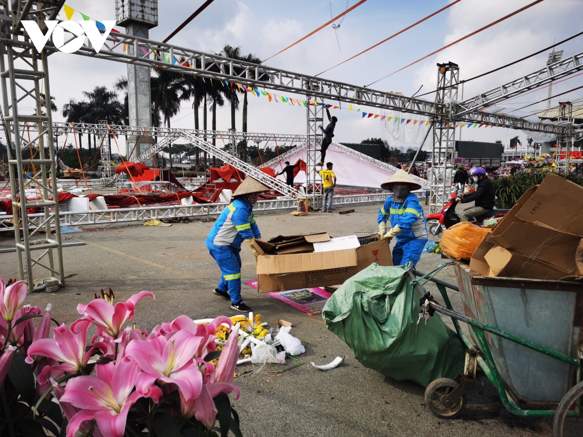 nhung nguoi hung tham lang thuc trang dem lam dep thanh pho hinh anh 2