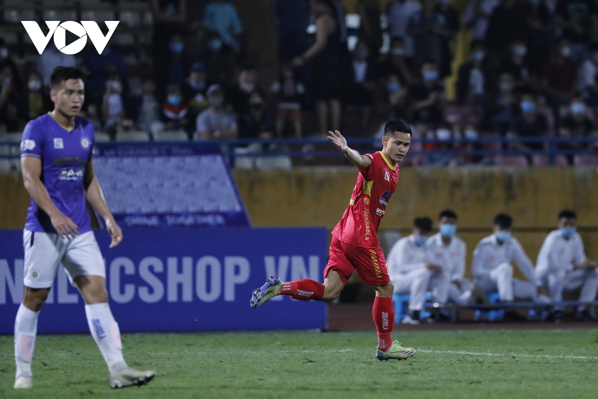 toan canh ha noi fc 3-2 thanh hoa On gioi, bruno day roi hinh anh 12