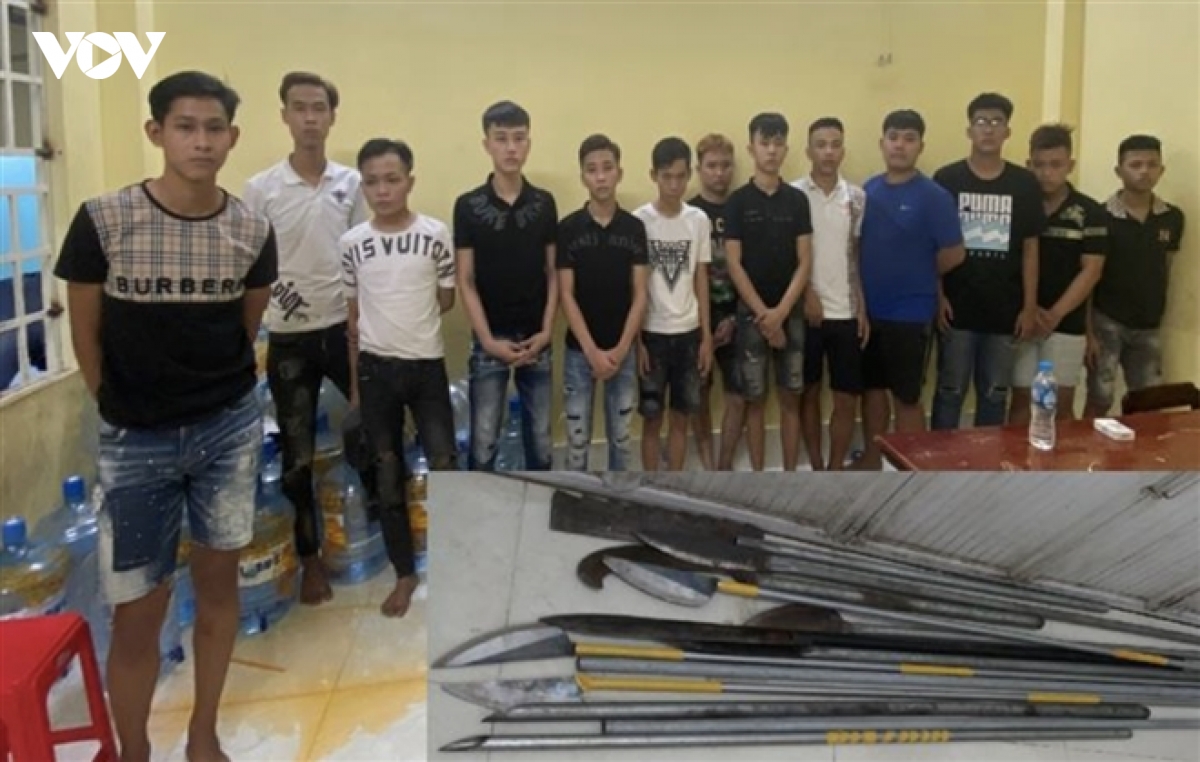 Gần 30 thanh niên vác dao, mã tấu hẹn nhau hỗn chiến lúc nửa đêm