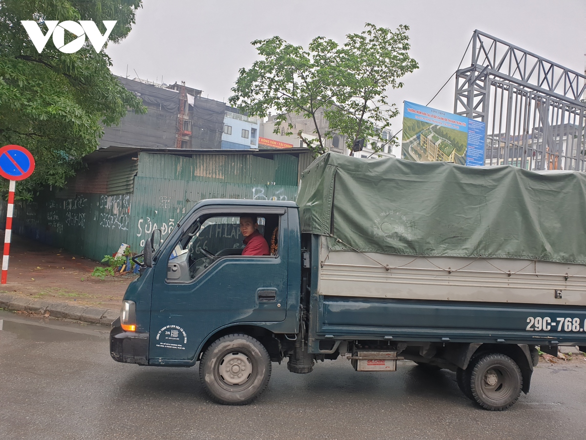 hien truong khu vuc be gai 3 tuoi roi tu tang 12a chung cu o ha noi hinh anh 2