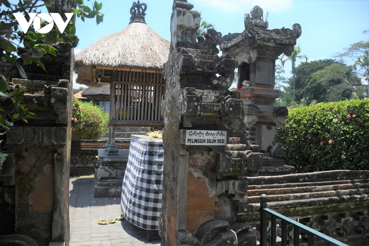 bali indonesia tam dung hoat dong san bay de don nam moi cua nguoi hindu hinh anh 1