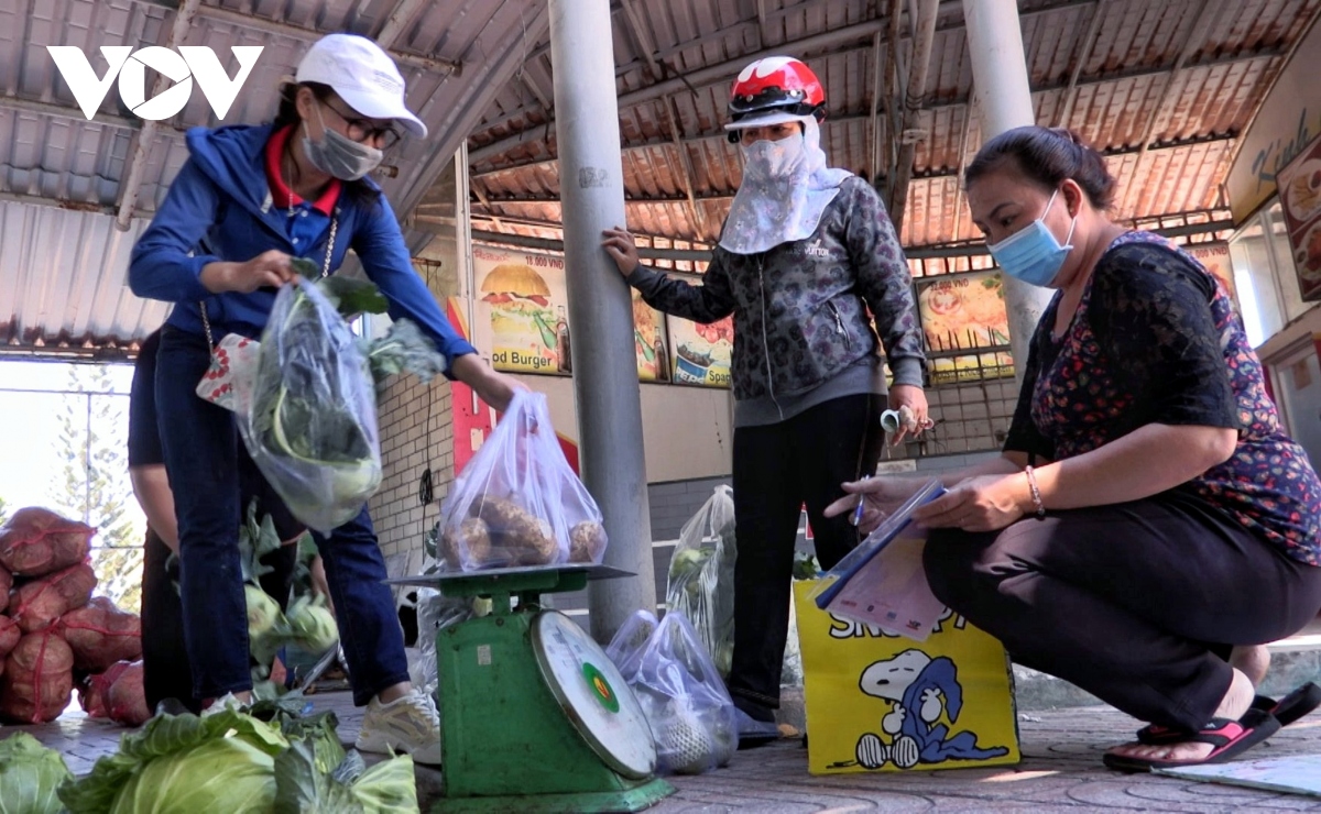 ba ria - vung tau giai cuu gan 60 tan nong san giup nong dan hai duong hinh anh 2