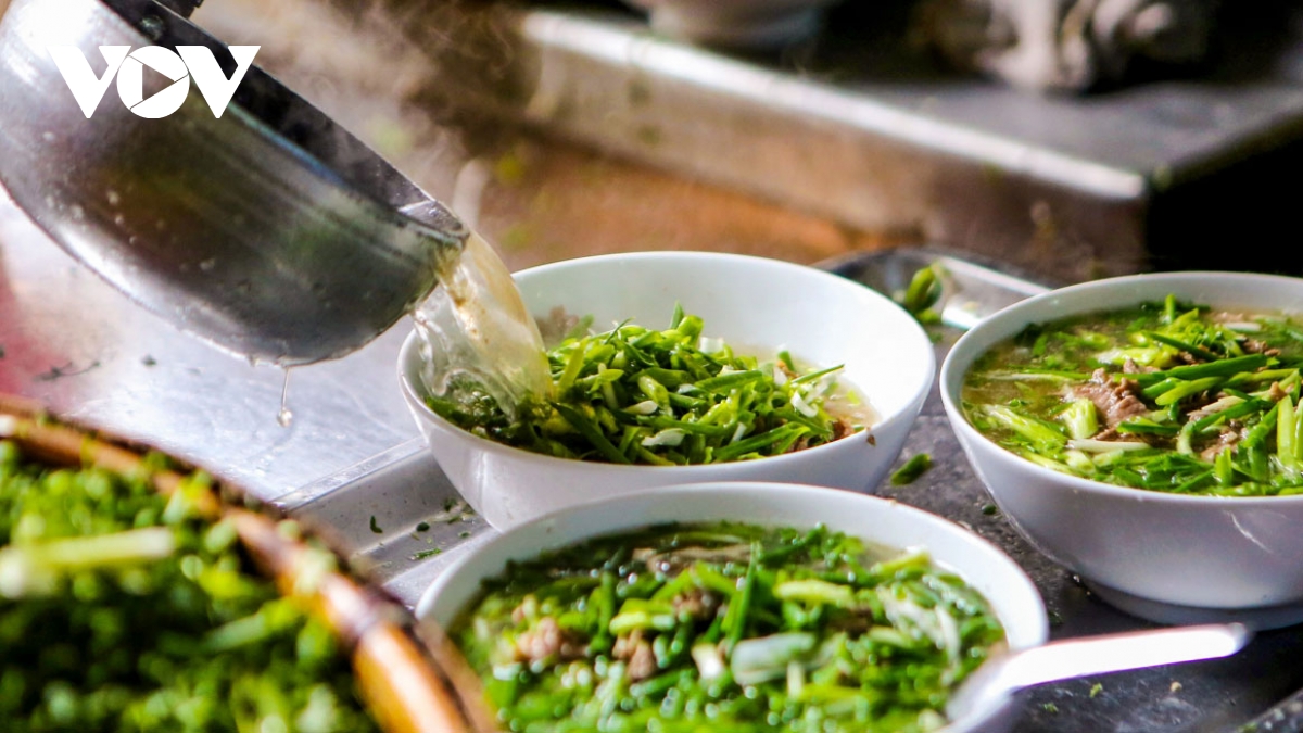 Hanoi, HCM City named top places for local delicacies